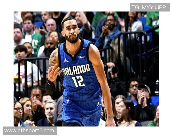 奎因昨日表现抢眼贡献12分8板7助4断小乔丹鼓励他勇敢接受采访表扬