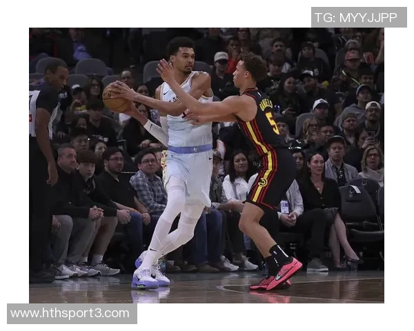 保罗现身赌城观看马刺与雷霆NBA杯半决赛引发关注 保罗现身赌城观看马刺与雷霆NBA杯半决赛引发关注